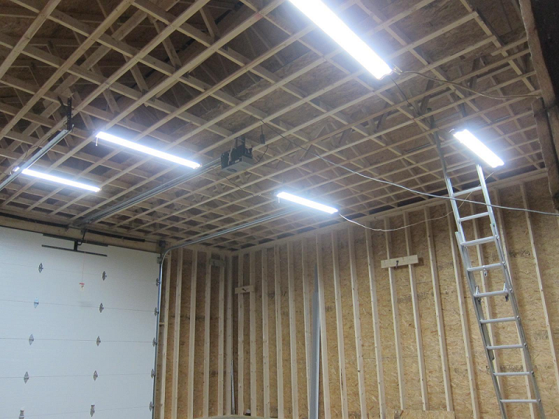 How to choose suitable LED shop lights?